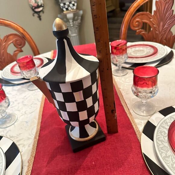 Hand painted Ceramic vase with a lid - Picture 6 of 6